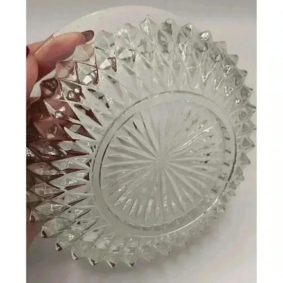 Beautiful Vintage Indiana Glass Bowl Diamond Point Candy Nuts Berry Trinket Dish - Picture 5 of 10